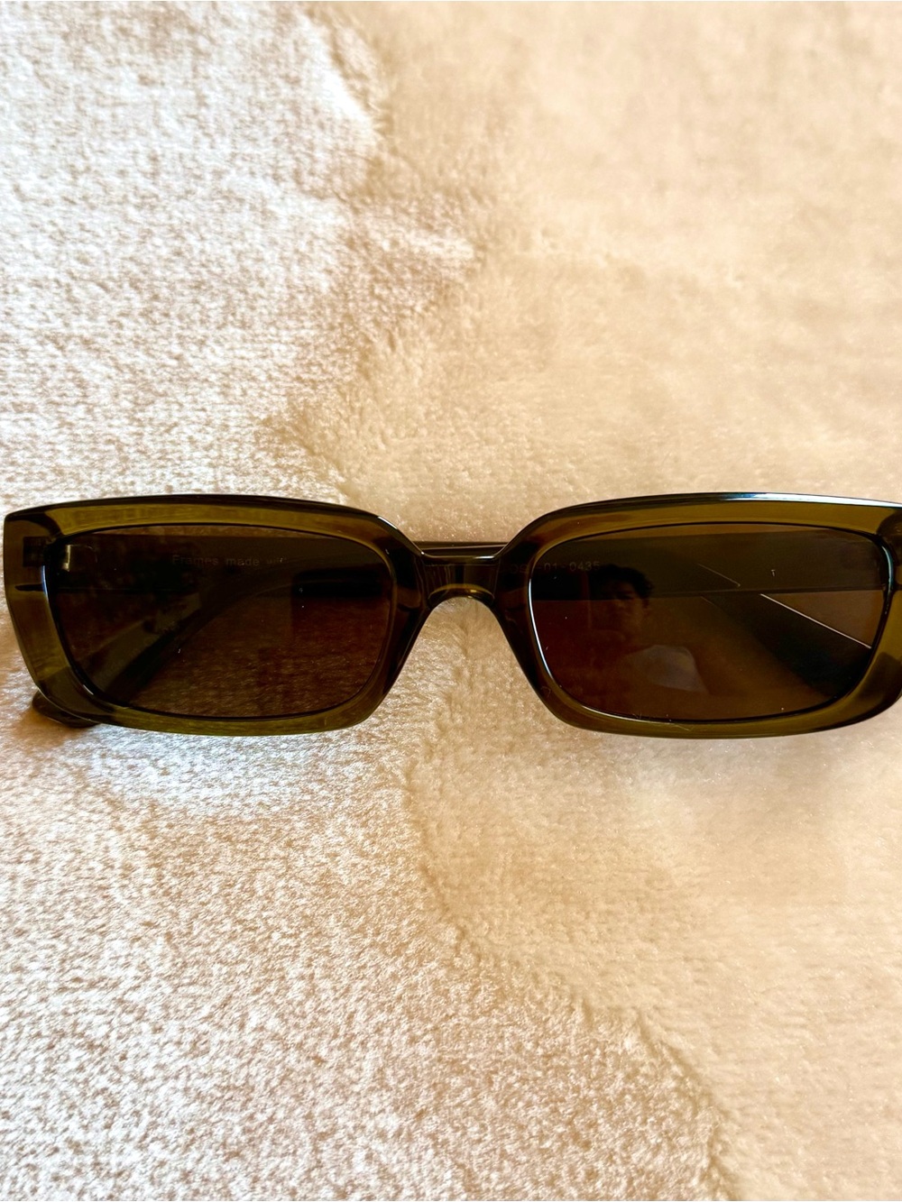 Y2K-Style Clear Olive Green Rectangular Plastic Sunglasses